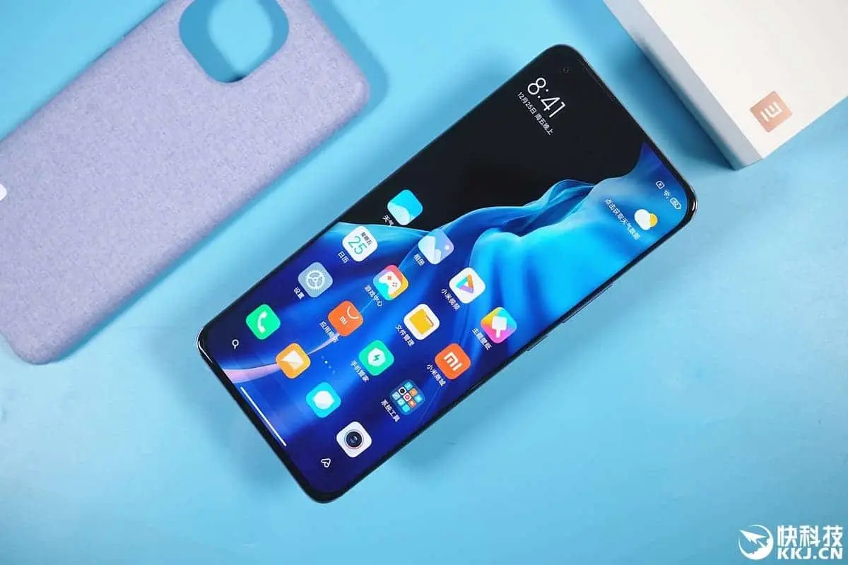 These are the differences between the Xiaomi Mi 11 and the Mi 11 Pro