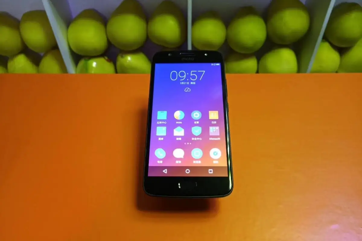 Moto Green Pomelo Released With Snapdragon 430