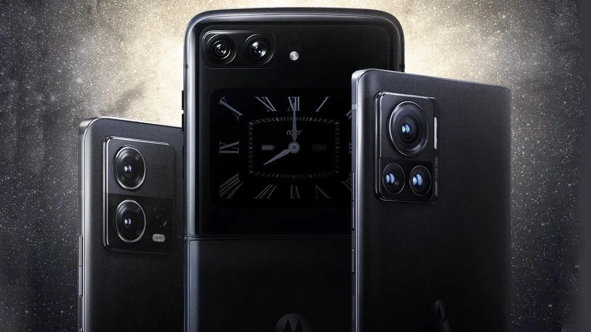 Would You Buy The New Moto RAZR 2022? It Only Costs A Kidney…