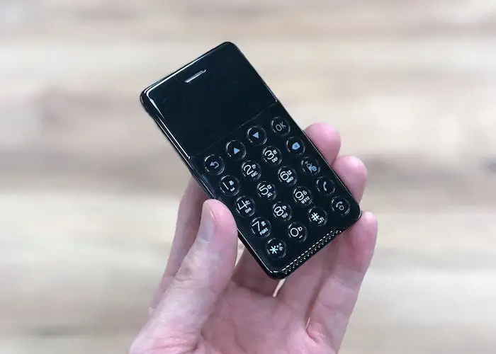 This is the striking Android mobile that you can store in your wallet