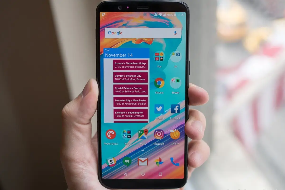OnePlus 5T doesn't bring the dreadful "jelly-screen" effect of its predecessor