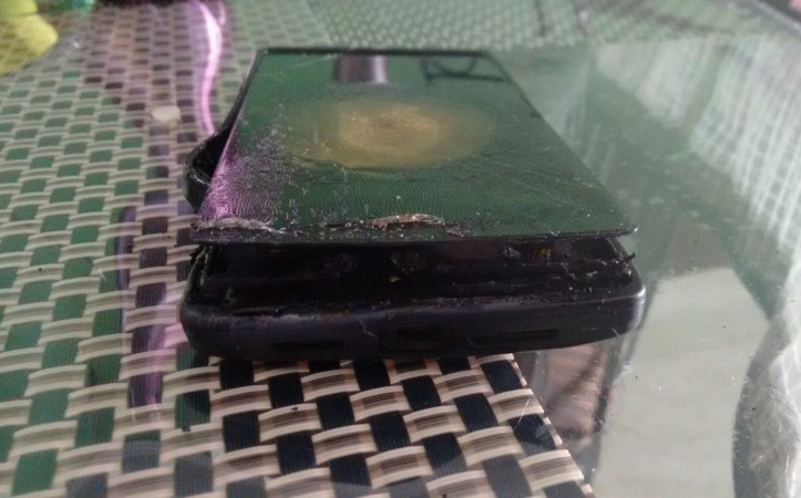 Another OnePlus One allegedly explodes