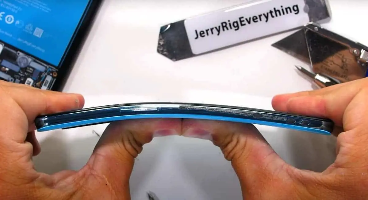 The OnePlus Nord fails and cracks during bend test