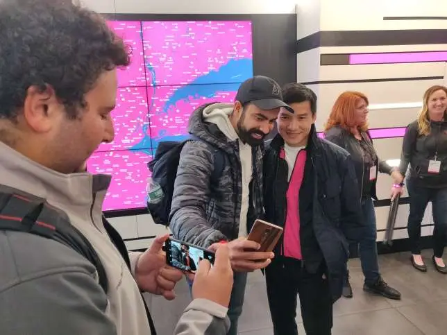 OnePlus 6T had more people waiting on the line than the iPhone XS