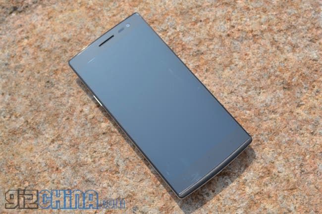 Are you suffering from Oppo Find 7a screen yellowing or other problems?