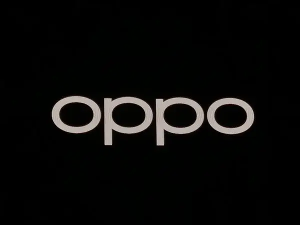 Oppo thinks of a foldable smartphone with a pop-up camera