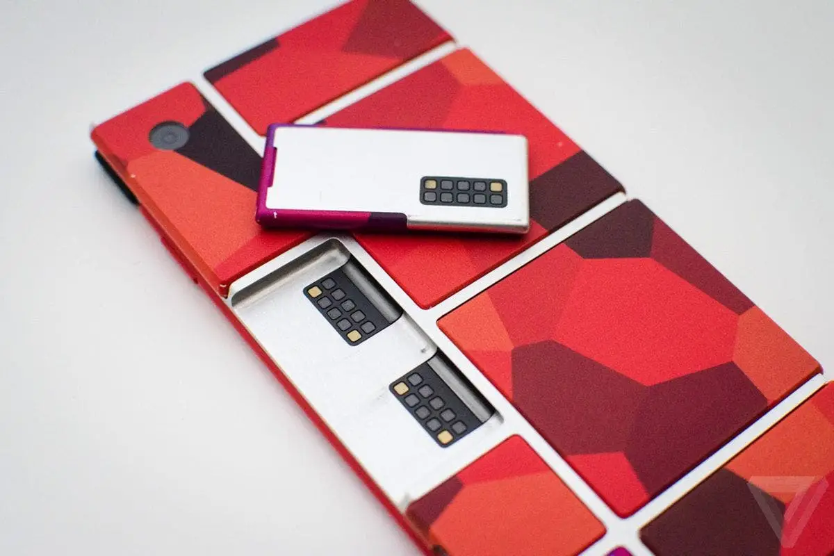 Facebook rumored to be working on a new modular phone?