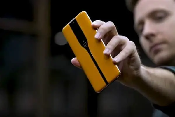 OnePlus 8 Leaked Manual Showcases Its Front Look