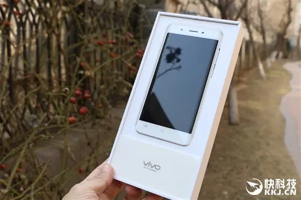 Vivo Xplay5 unboxing and hands on photos