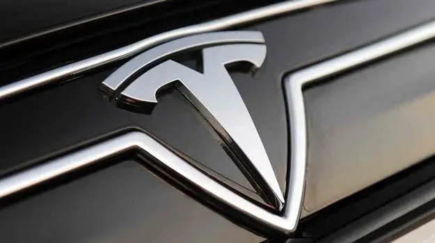 Tesla smartphone 'Quadra' front and rear panel leaked online