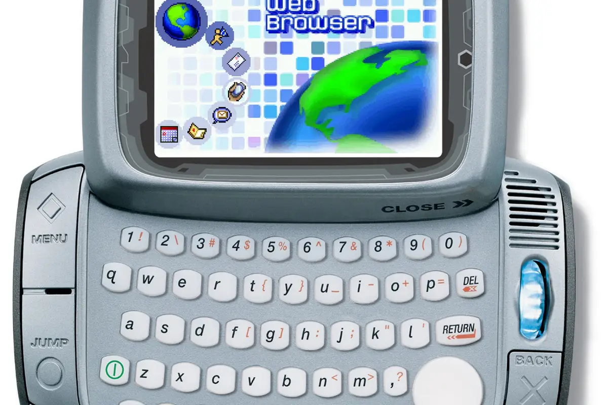 T-Mobile Sidekick is back, kind of