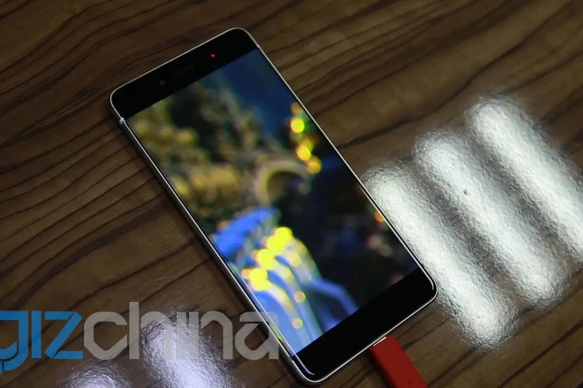 Ulefone join the bezel-less parade with the Ulefone Future
