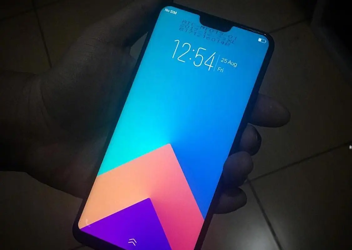 Vivo V9 live pictures leak, another phone incoming with a notch