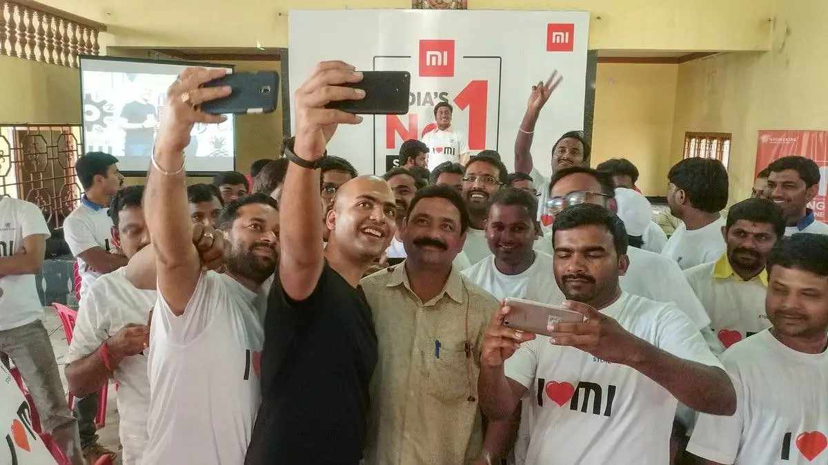 Indian Local Traders Converts Their Shops Into Exclusive Mi Stores