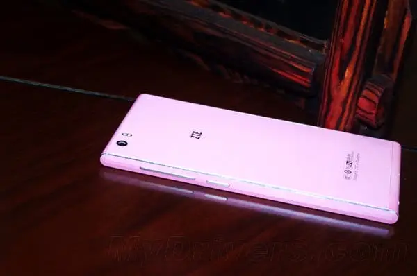 First photos of the ZTE Star 1, possible MT6595 phone?
