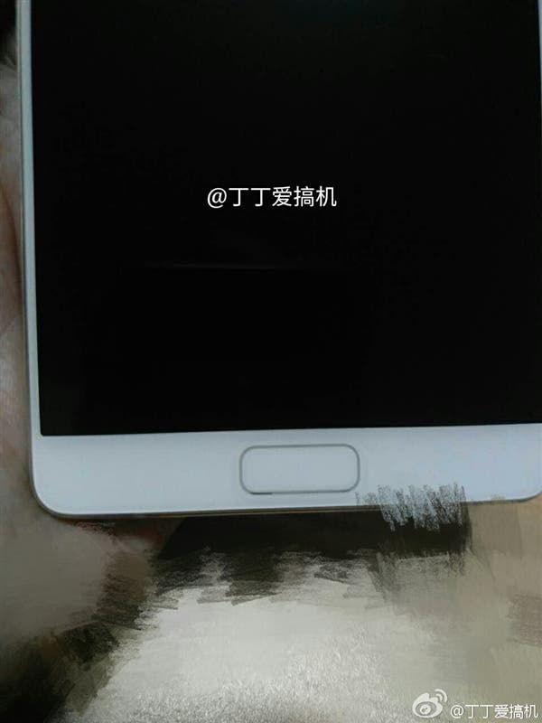 New ZUK Edge's photos leaked. Curved screen no more?