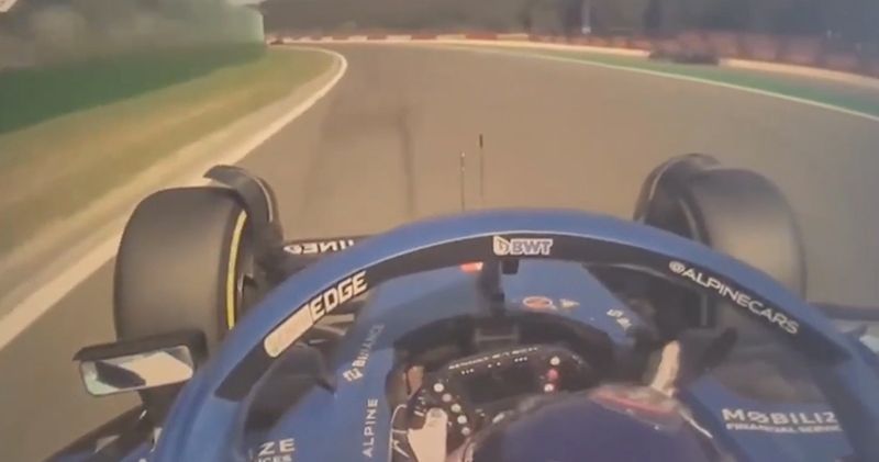 Video. Fernando Alonso ziet Hamilton stilstaan tijdens safety car en heeft een bericht voor hem