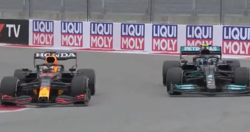 Video. Max Verstappen gaat voorbij aan Valtteri Bottas in Rusland