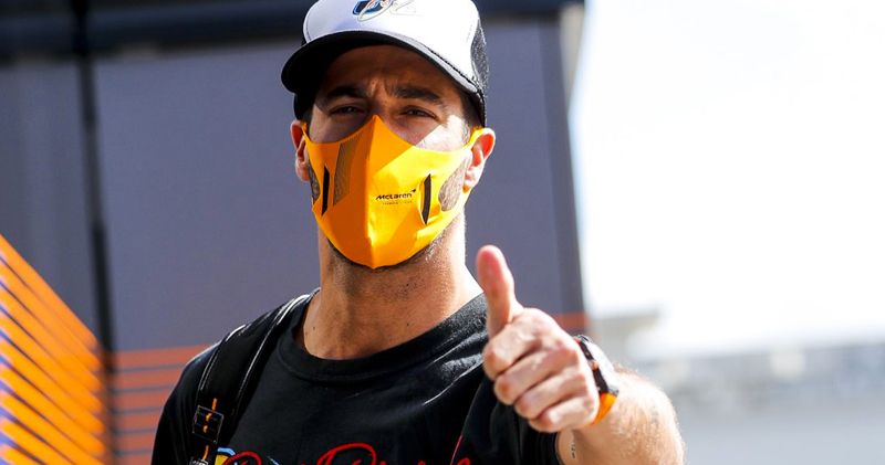 Video. Daniel Ricciardo dolt met Pierre Gasly na GP in Bakoe