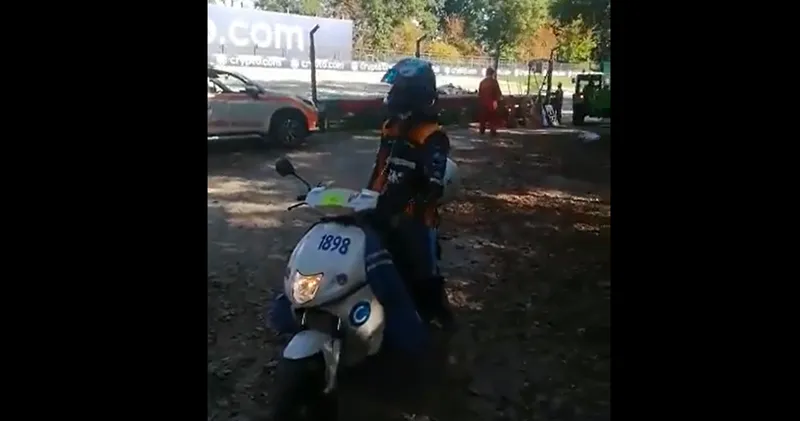 Video: Daniel Ricciardo viert feest na uitvalbeurt in Monza