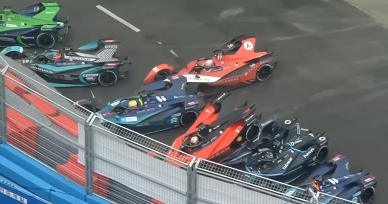 Video: Opnieuw zware crash tijdens Formule E-race in Seoul