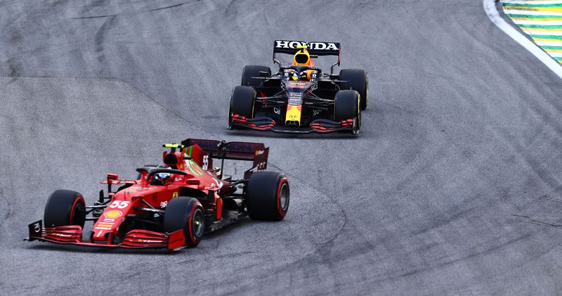 'Ferrari neemt teamleden Mercedes en Red Bull Racing over'