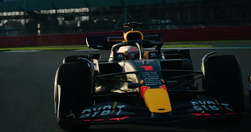 Video. Red Bull Racing toont beelden geheime filmdag RB18