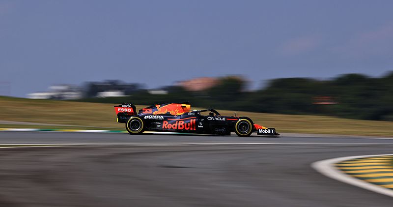 Red Bull over snelheid Mercedes: 'We maken geen kans'