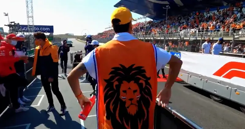 Video. Wat Max Verstappen zag tijdens de drivers parade in Zandvoort