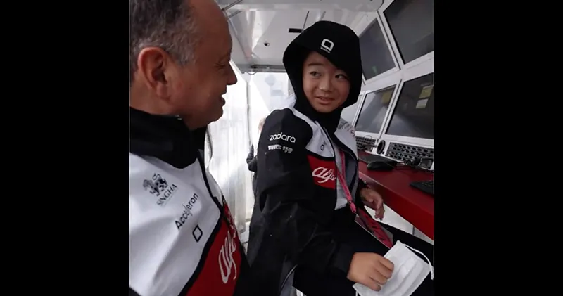 Video. Alfa Romeo Sauber nodigt jonge fan na schattige brief