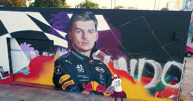 Video. Graffiti-artiest maakt prachtige muurtekening van Max Verstappen