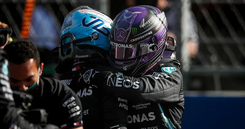 Lewis Hamilton gooit Valtteri Bottas voor de bus na Mexicaanse Grand Prix