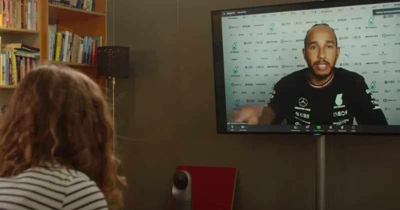 Video. Jeugdjournaal interviewt Lewis Hamilton