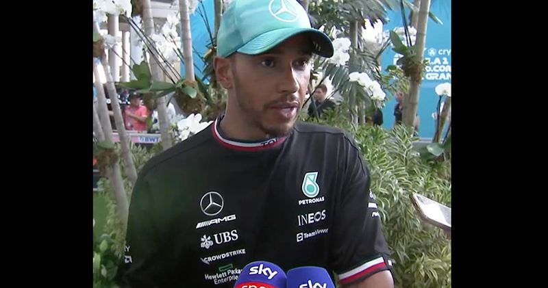 Video. Lewis Hamilton bekritiseert team: 'Dat is jullie taak!'