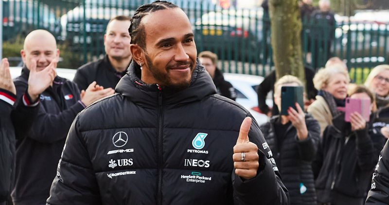 Lewis Hamilton voor het eerst terug bij Mercedes na mentale dreun