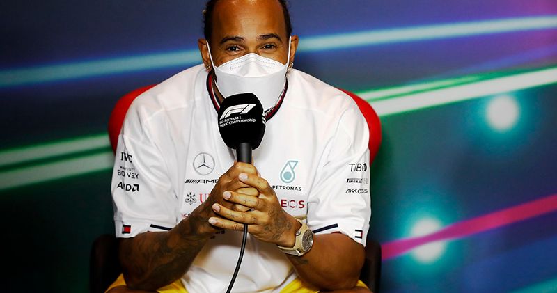 McLaren-teambaas niet gediend van gedrag Hamilton: 'Dan race je maar niet'