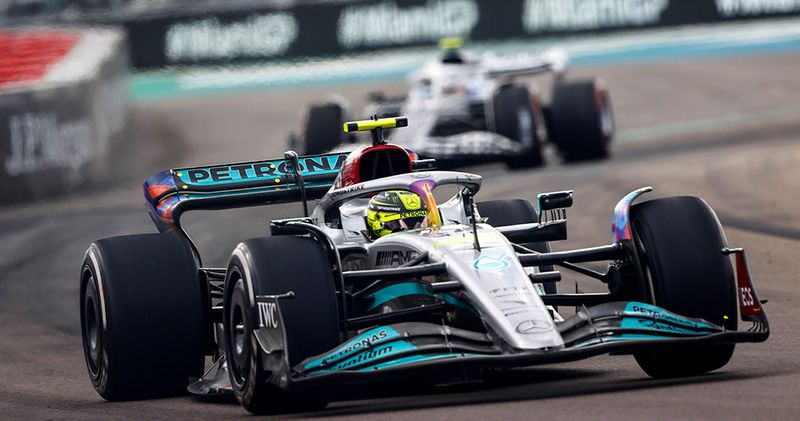 Lewis Hamilton over Mercedes: 'Geen progressie geboekt in vijf races'