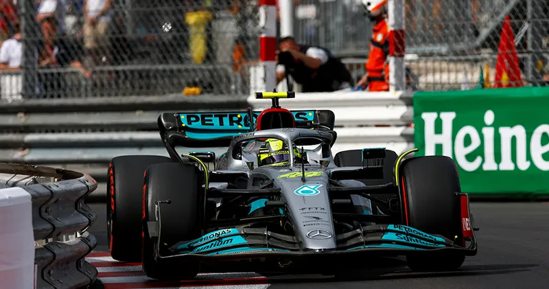 Mercedes kookt na Monaco: 'Dit is onacceptabel'
