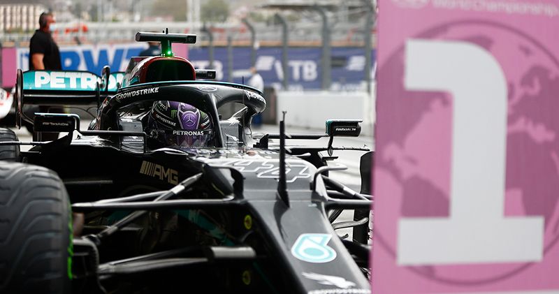 Christian Horner verwacht een gridstraf voor Lewis Hamilton