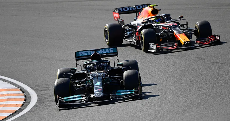 Mercedes weer dominant tijdens laatste training in Italië