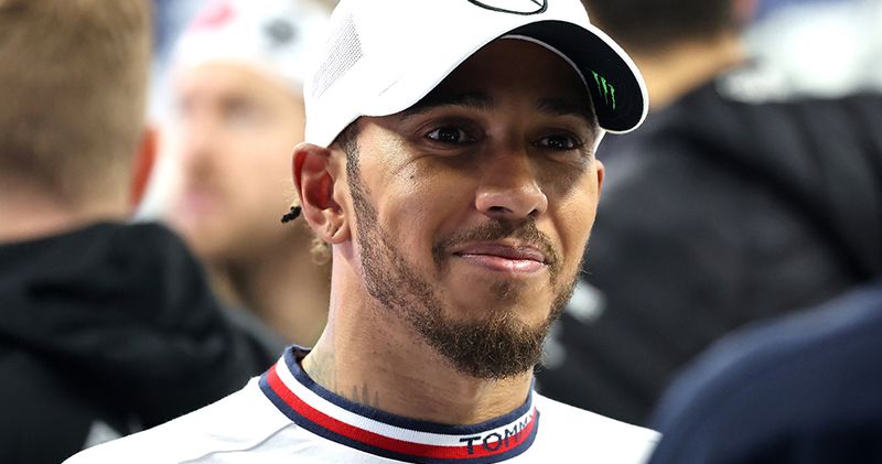 Lewis Hamilton geeft Red Bull credits voor titel Verstappen: 'Goed werk geleverd met de auto'