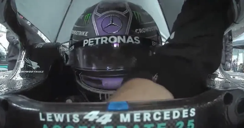 Video. Lewis Hamilton deelt horror-ervaring op Belgisch toilet