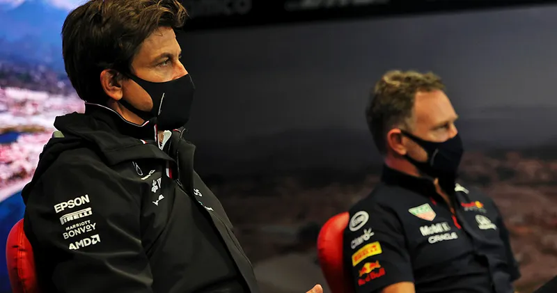 Toto Wolff sneert richting Christian Horner