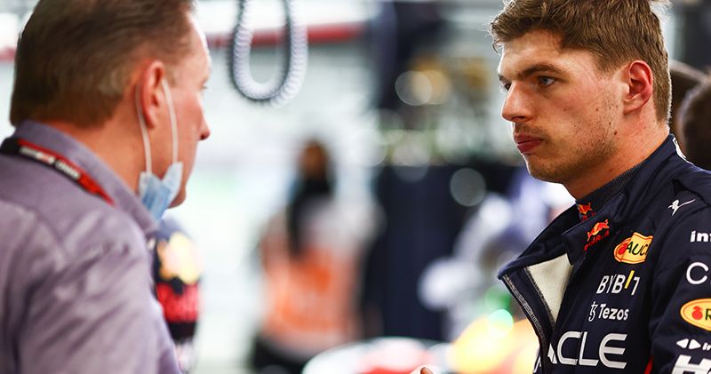 Jos Verstappen niet blij met Red Bull: 'Tien punten van Max weggegooid'