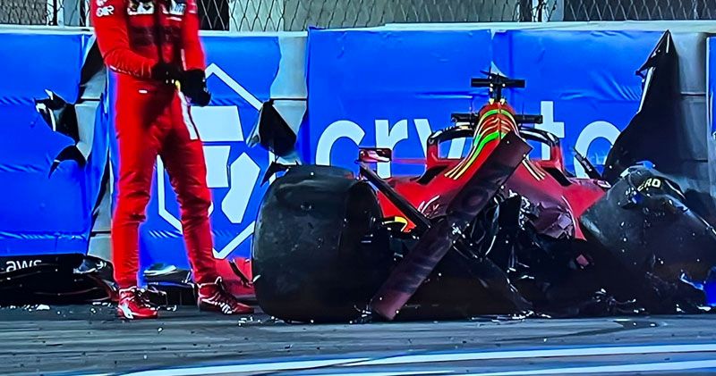 Video. Mega crash van Charles Leclerc tijdens vrije training in Saoedi-Arabië
