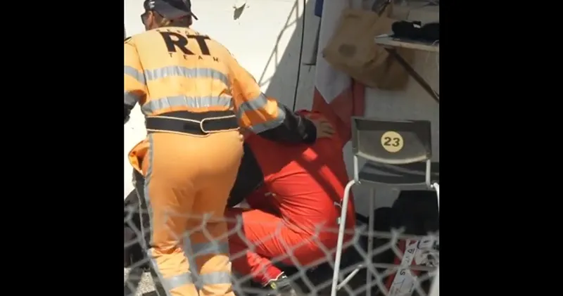 Video. Charles Leclerc getroost door marshalls na crash