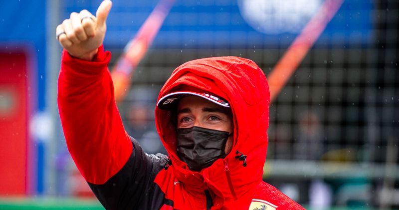 Charles Leclerc maakt excuses aan team en fans op Twitter
