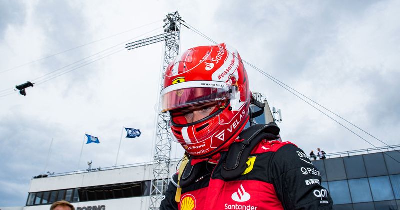 Leclerc weigert met vuist op tafel te slaan binnen Ferrari: 'Geen eerste coureur'