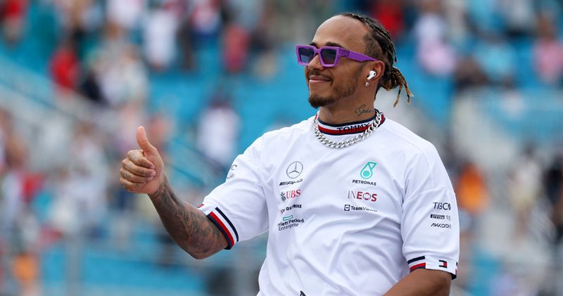 Lewis Hamilton openbaart: 'Dat deed ik om de FIA te irriteren'