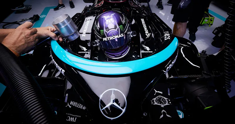 Lewis Hamilton positief over terugkeer naar 'oude' Mercedes livery